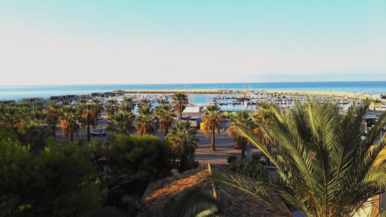 La Terrazza Di Pollon Villa San Leone Exterior photo